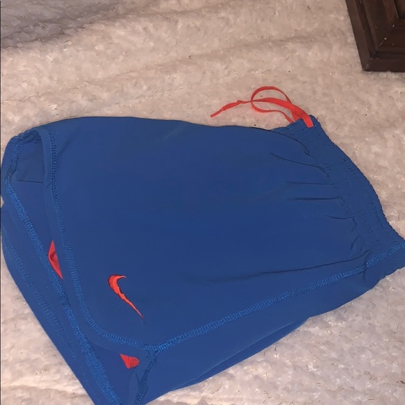 Nike running shorts - Picture 1 of 2